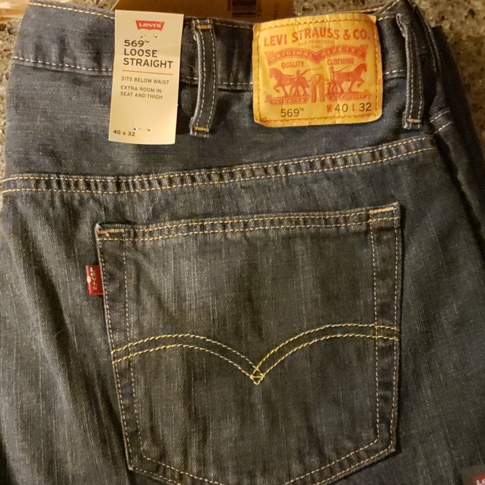 Levi 569. Size W40 L32 brand new